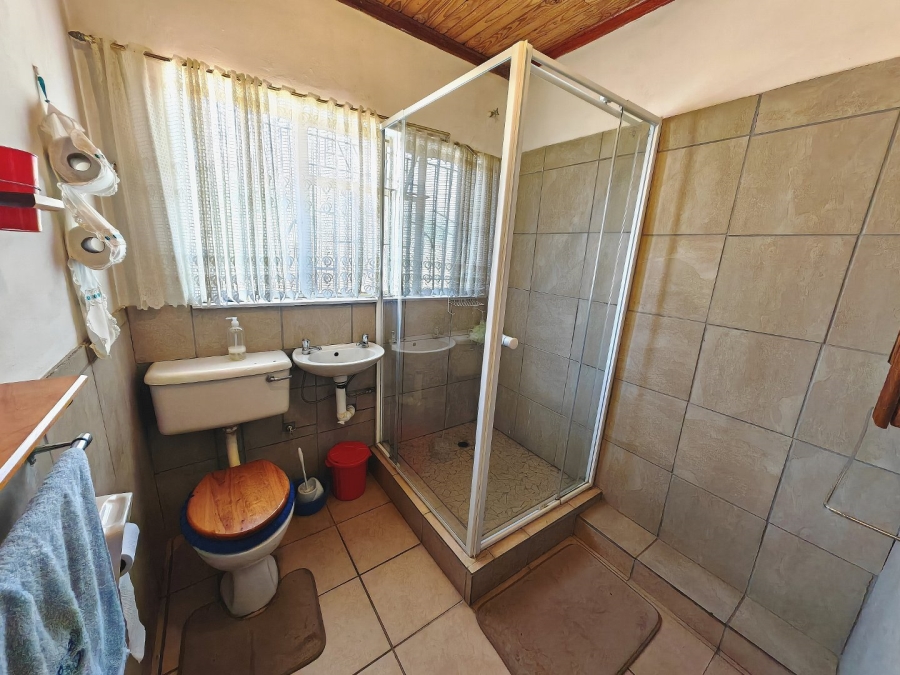 5 Bedroom Property for Sale in Pellissier Free State